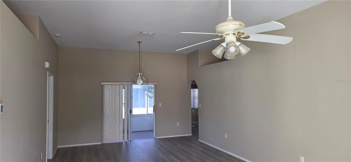 4224 AVANTI CIRCLE — photo 2 of 26