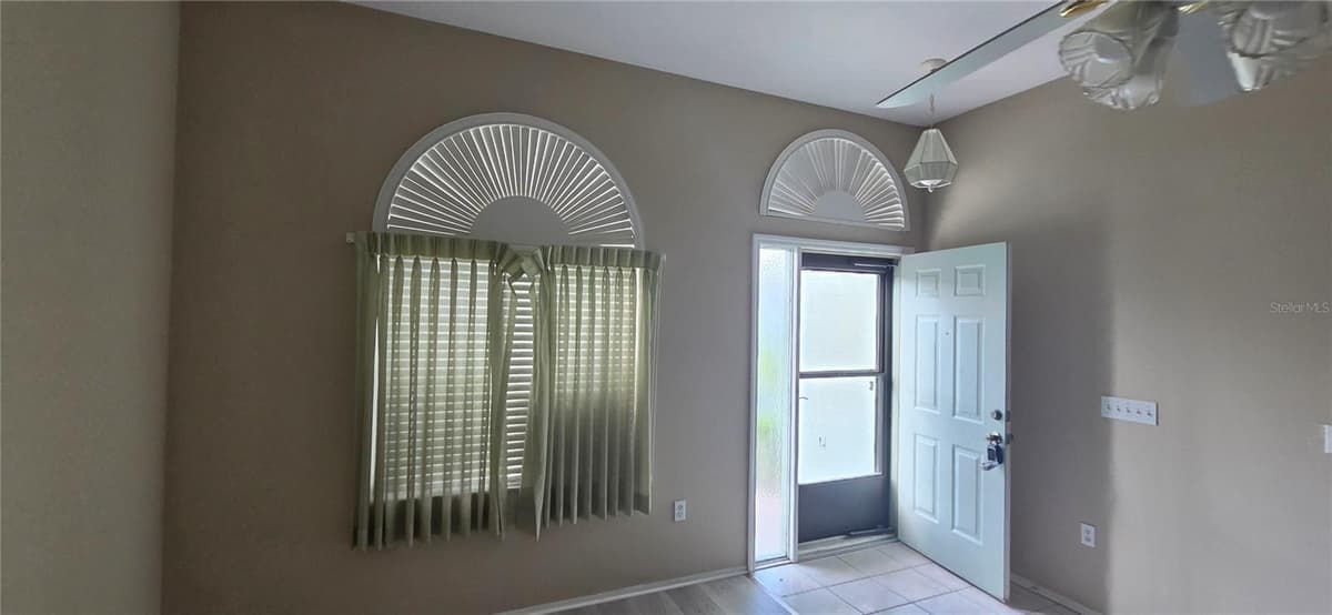 4224 AVANTI CIRCLE — photo 4 of 26