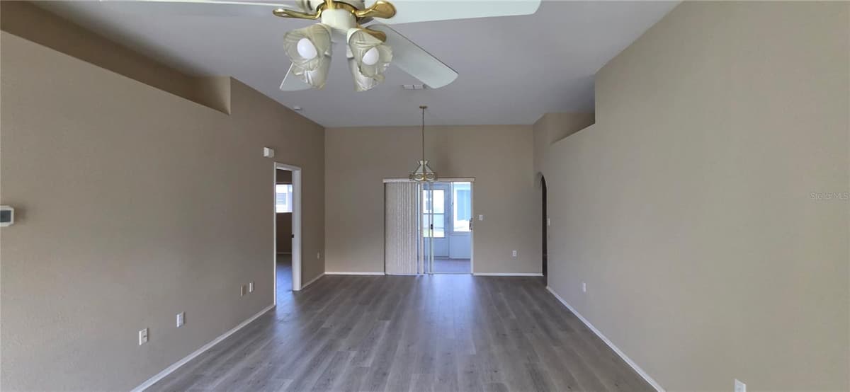 4224 AVANTI CIRCLE — photo 5 of 26