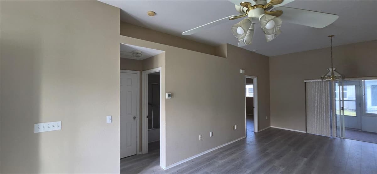 4224 AVANTI CIRCLE — photo 3 of 26