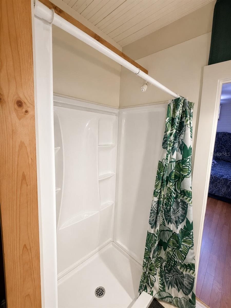 129 MILLS AVENUE — photo 14 of 16