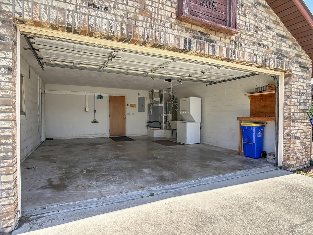 209 MEADOW LAKE DRIVE — photo 38 of 52