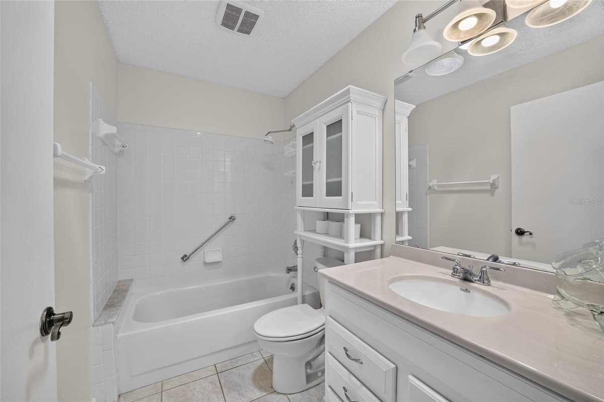 9490 85TH AVENUE — photo 37 of 49