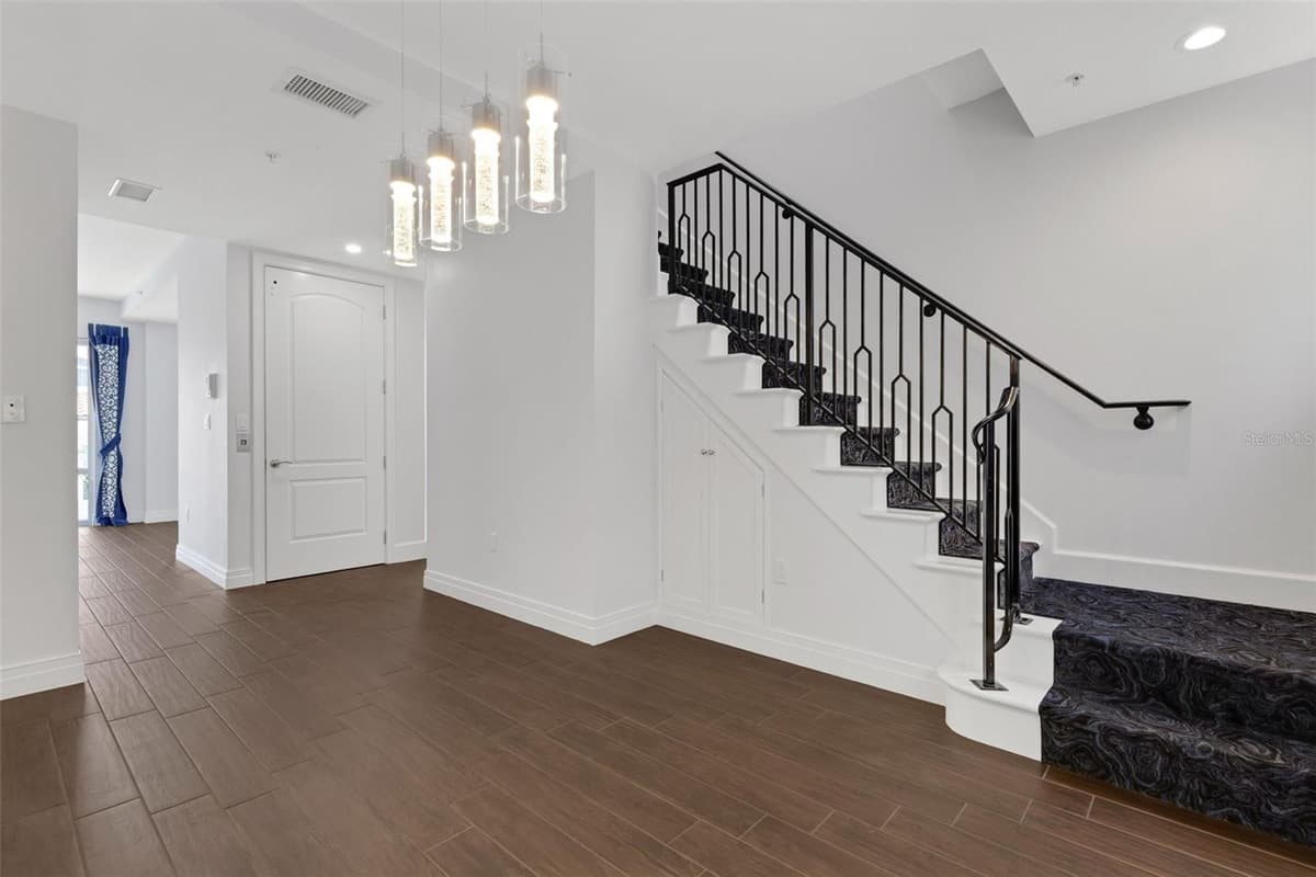 235 COCOANUT AVENUE — photo 15 of 43