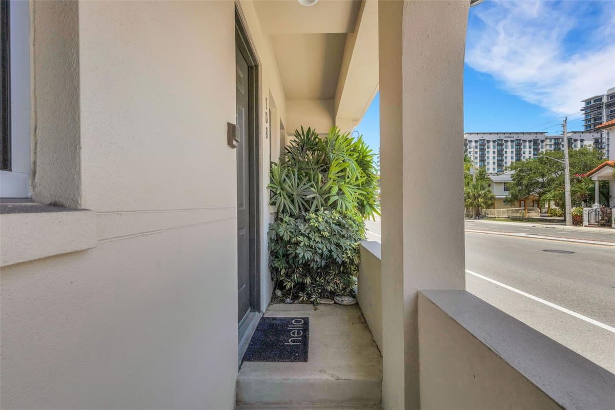 235 COCOANUT AVENUE — photo 5 of 43