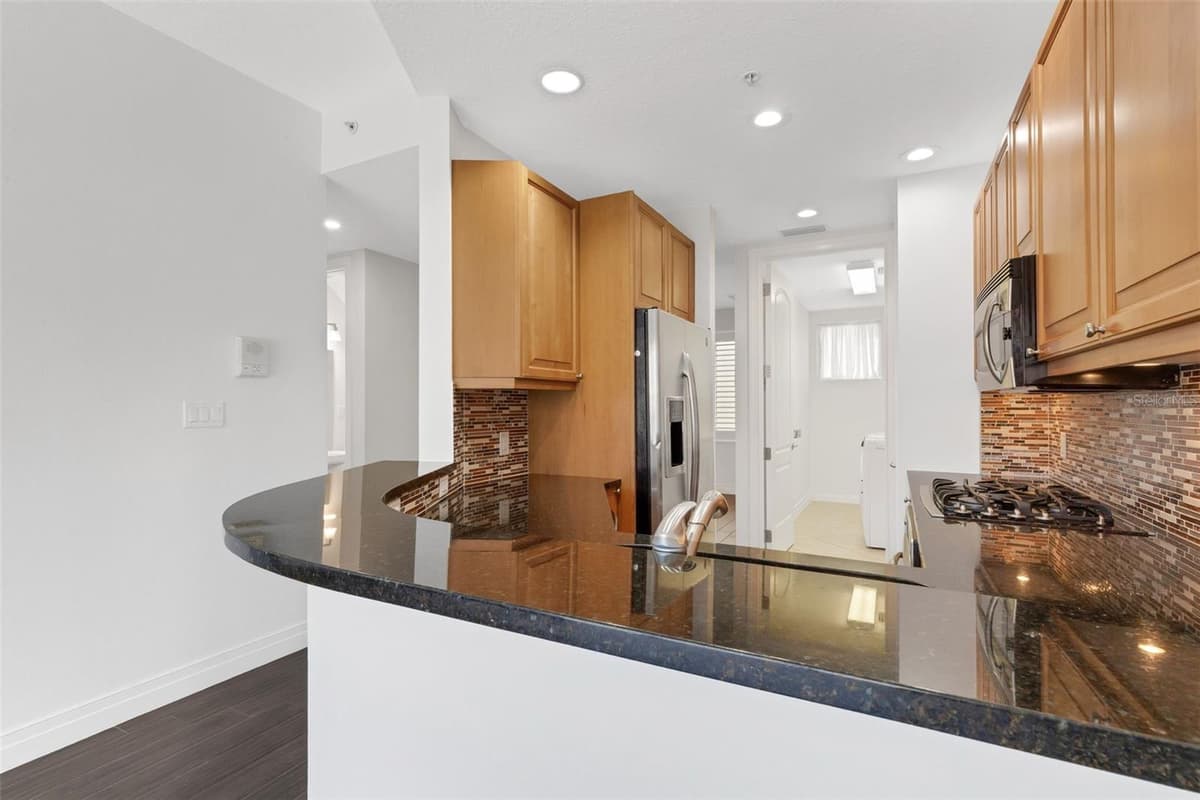 235 COCOANUT AVENUE — photo 13 of 43