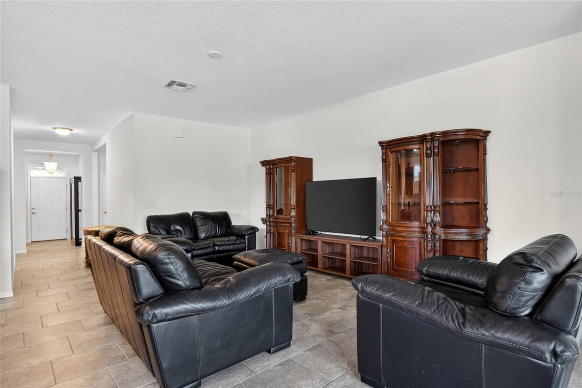 5852 MARSH LANDING DRIVE — photo 8 of 49