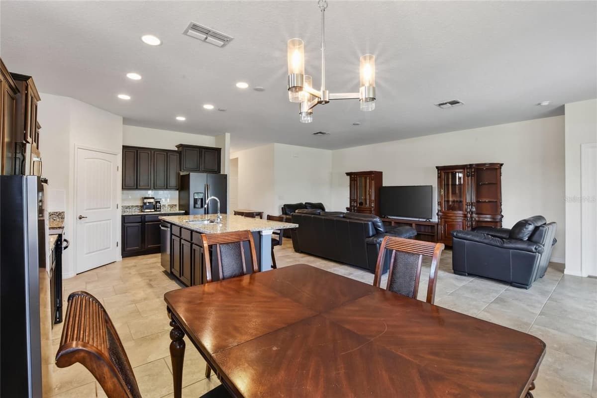5852 MARSH LANDING DRIVE — photo 19 of 49