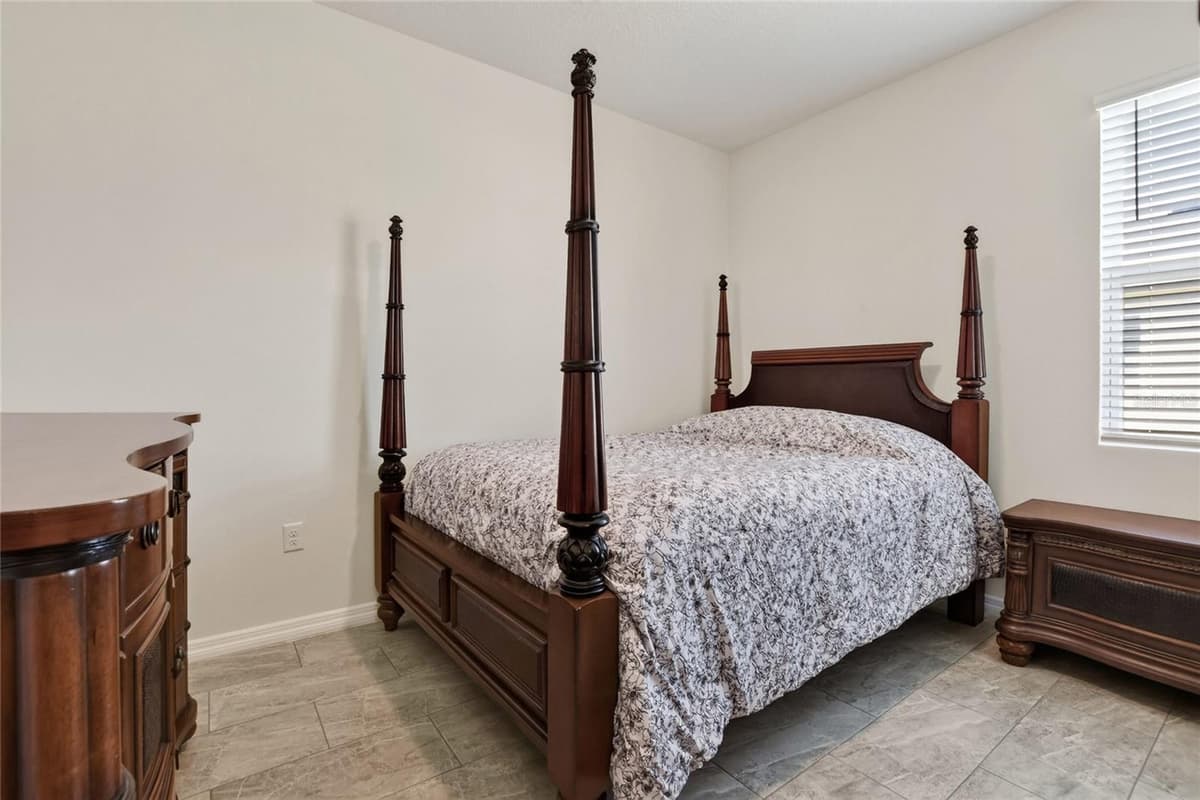 5852 MARSH LANDING DRIVE — photo 27 of 49