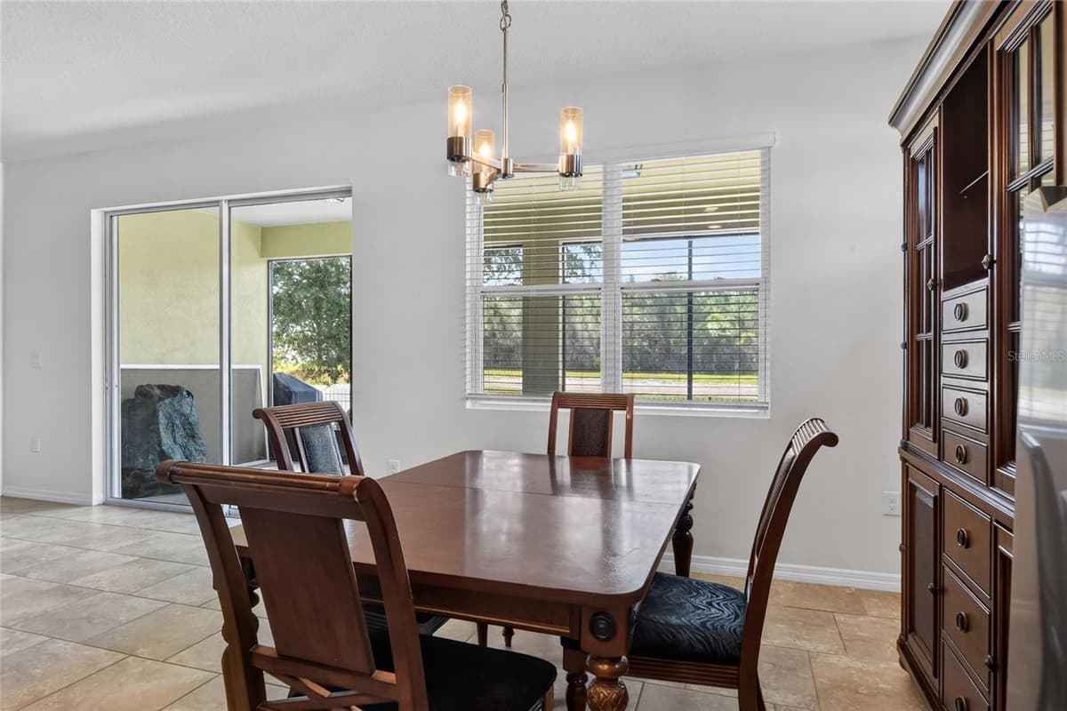 5852 MARSH LANDING DRIVE — photo 18 of 49