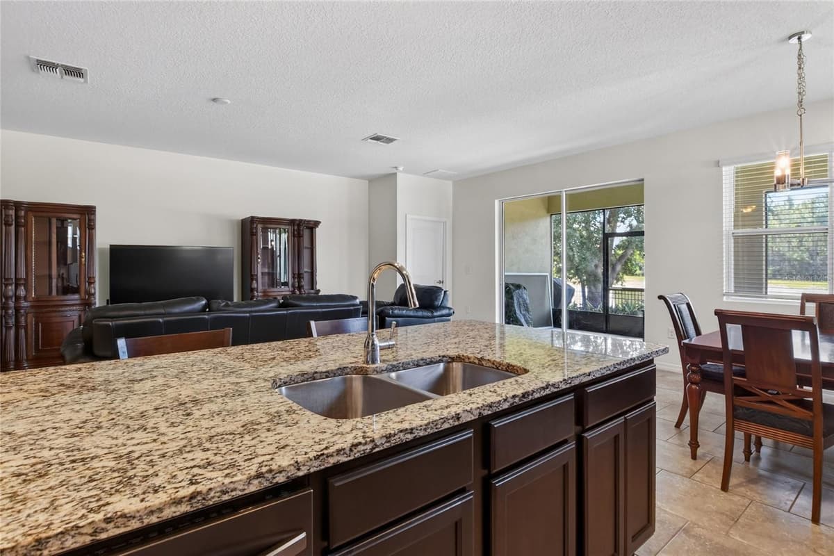 5852 MARSH LANDING DRIVE — photo 15 of 49
