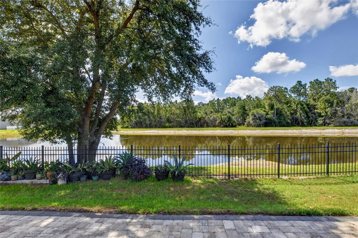 5852 MARSH LANDING DRIVE — photo 32 of 49