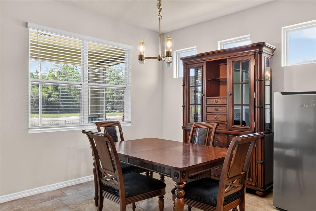 5852 MARSH LANDING DRIVE — photo 17 of 49