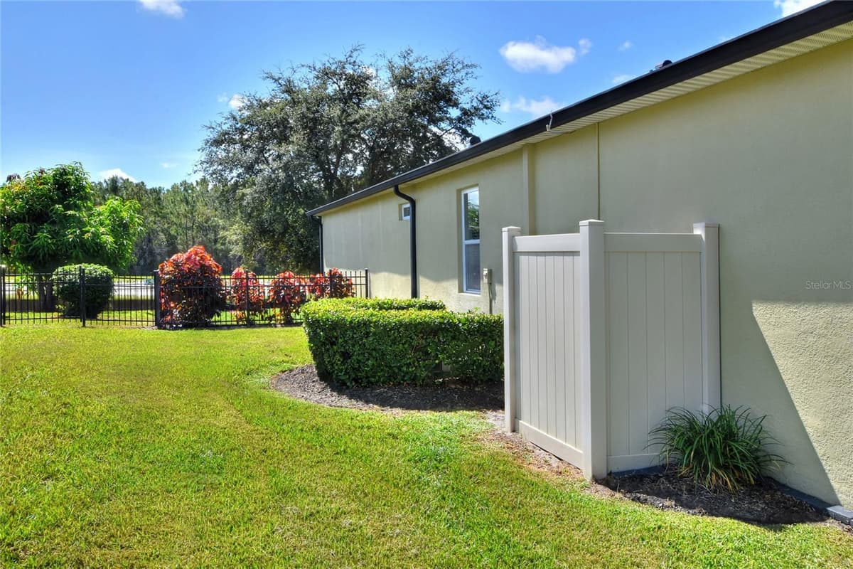 5852 MARSH LANDING DRIVE — photo 43 of 49