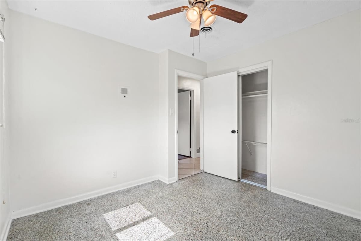 522 WILSHIRE DRIVE — photo 19 of 33