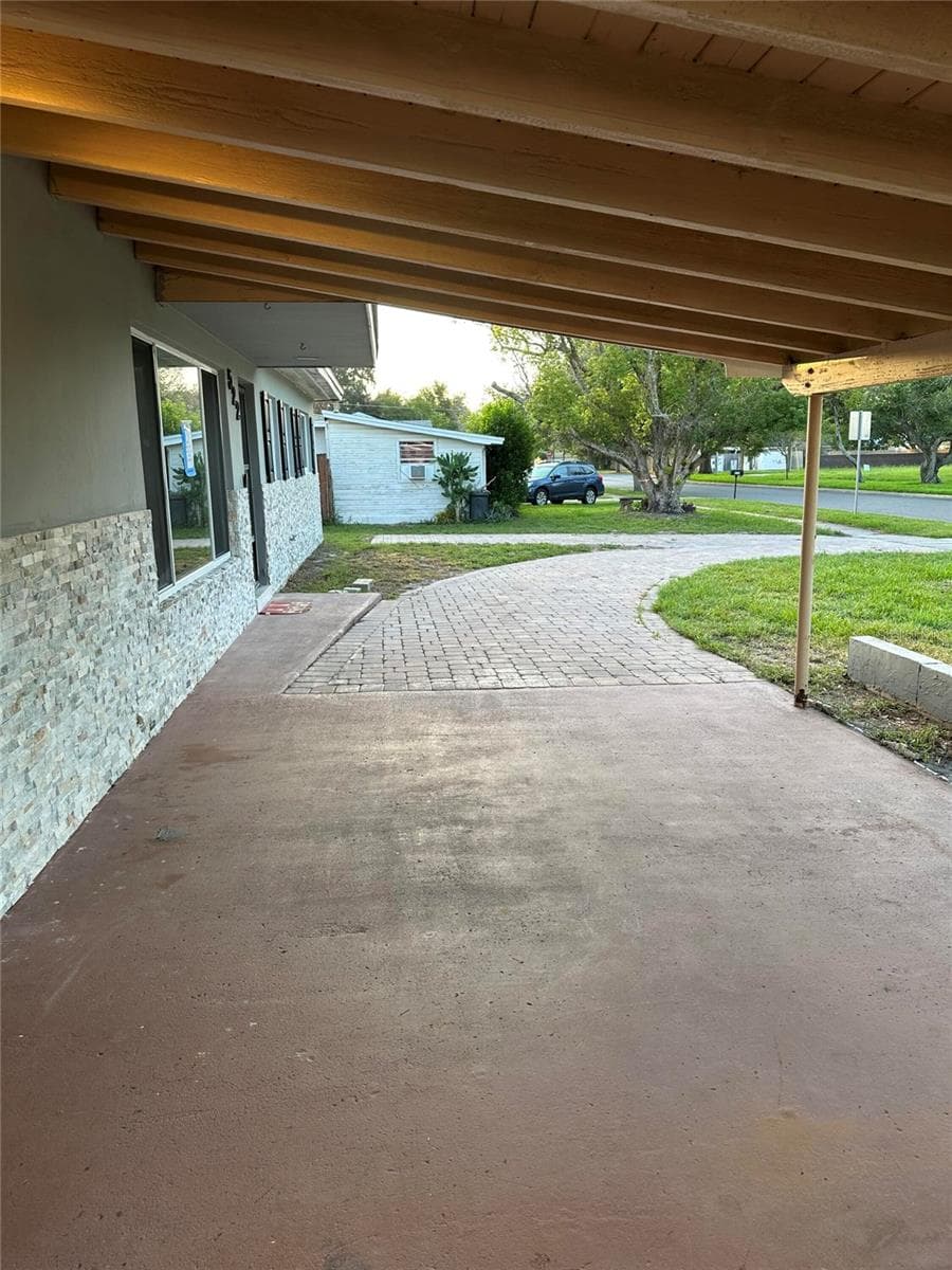 522 WILSHIRE DRIVE — photo 32 of 33