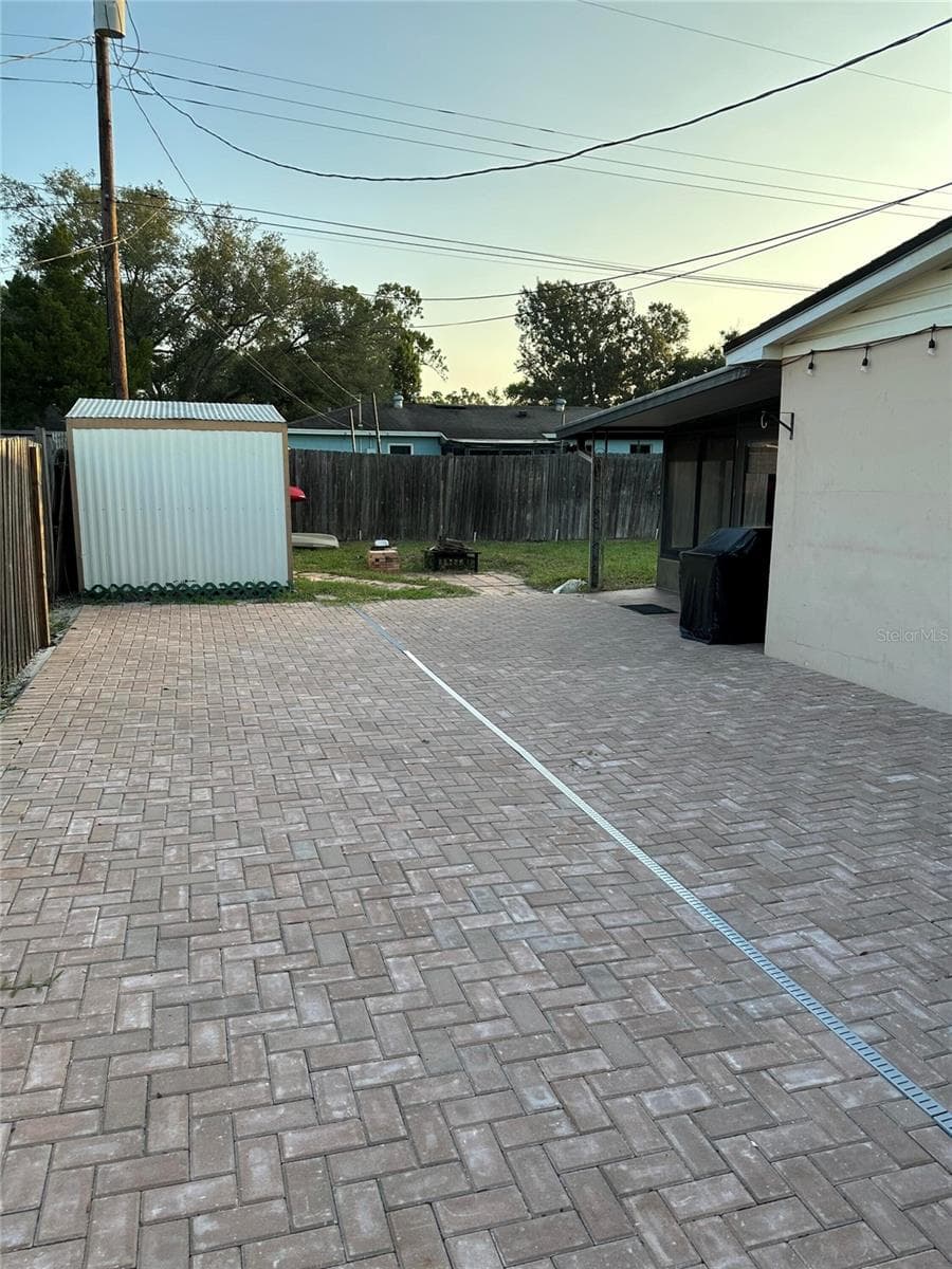 522 WILSHIRE DRIVE — photo 31 of 33