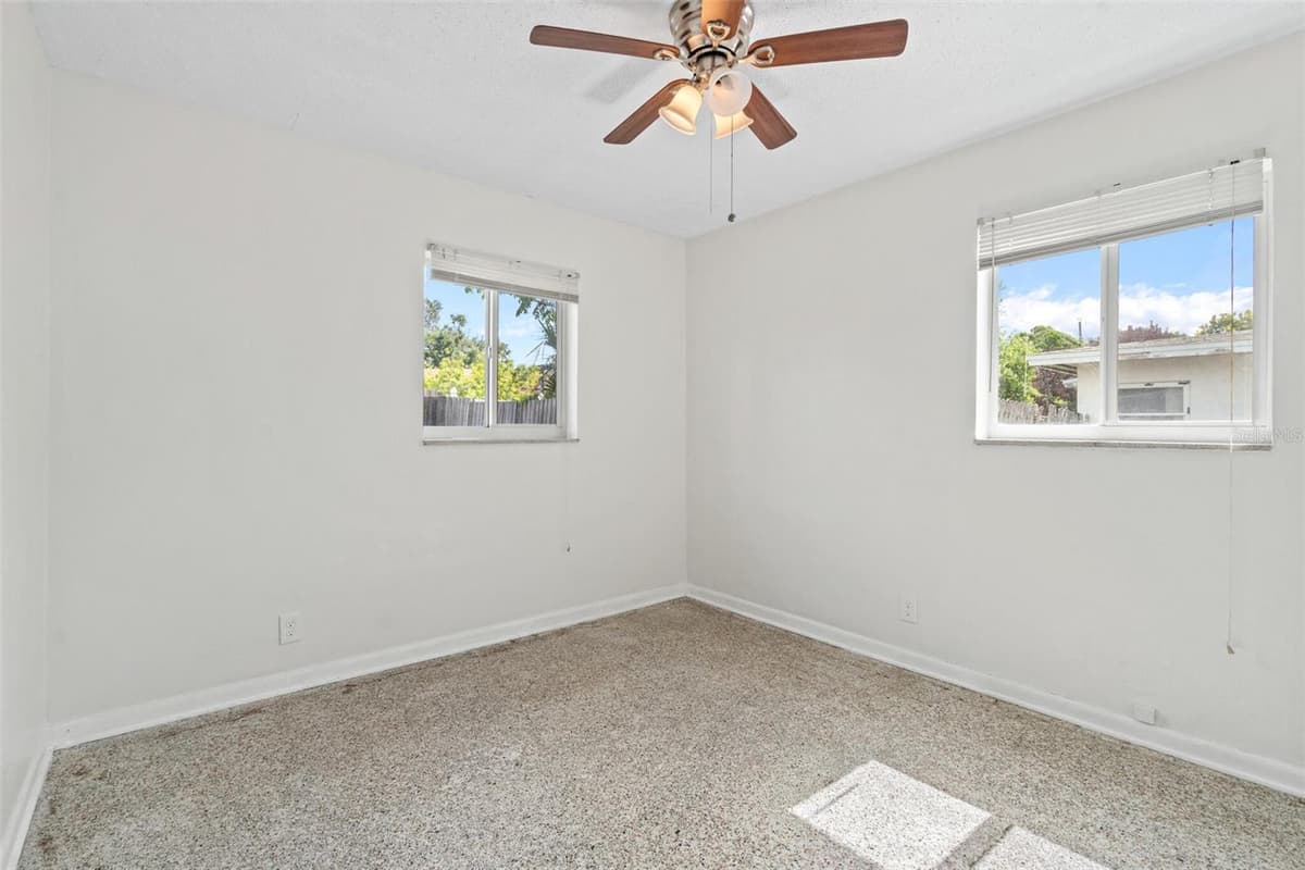 522 WILSHIRE DRIVE — photo 20 of 33