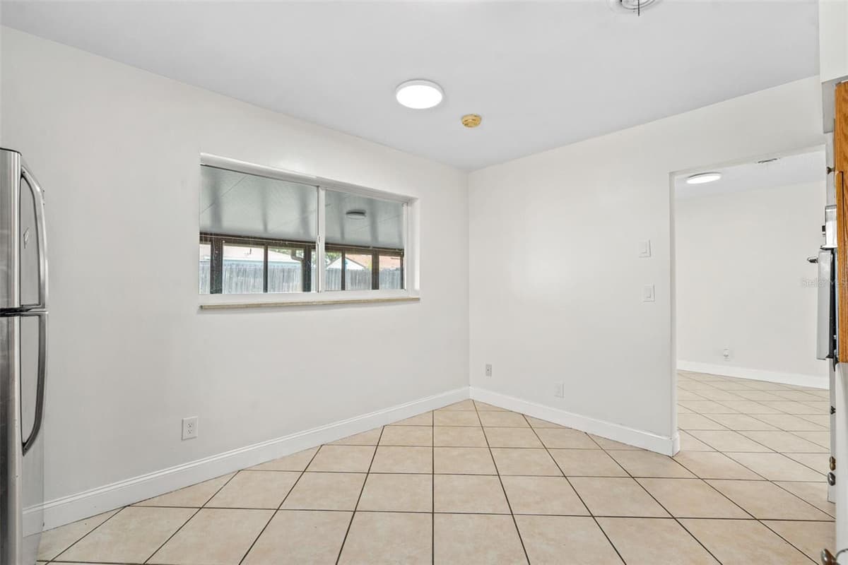 522 WILSHIRE DRIVE — photo 17 of 33