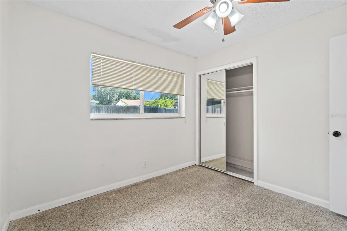 522 WILSHIRE DRIVE — photo 21 of 33