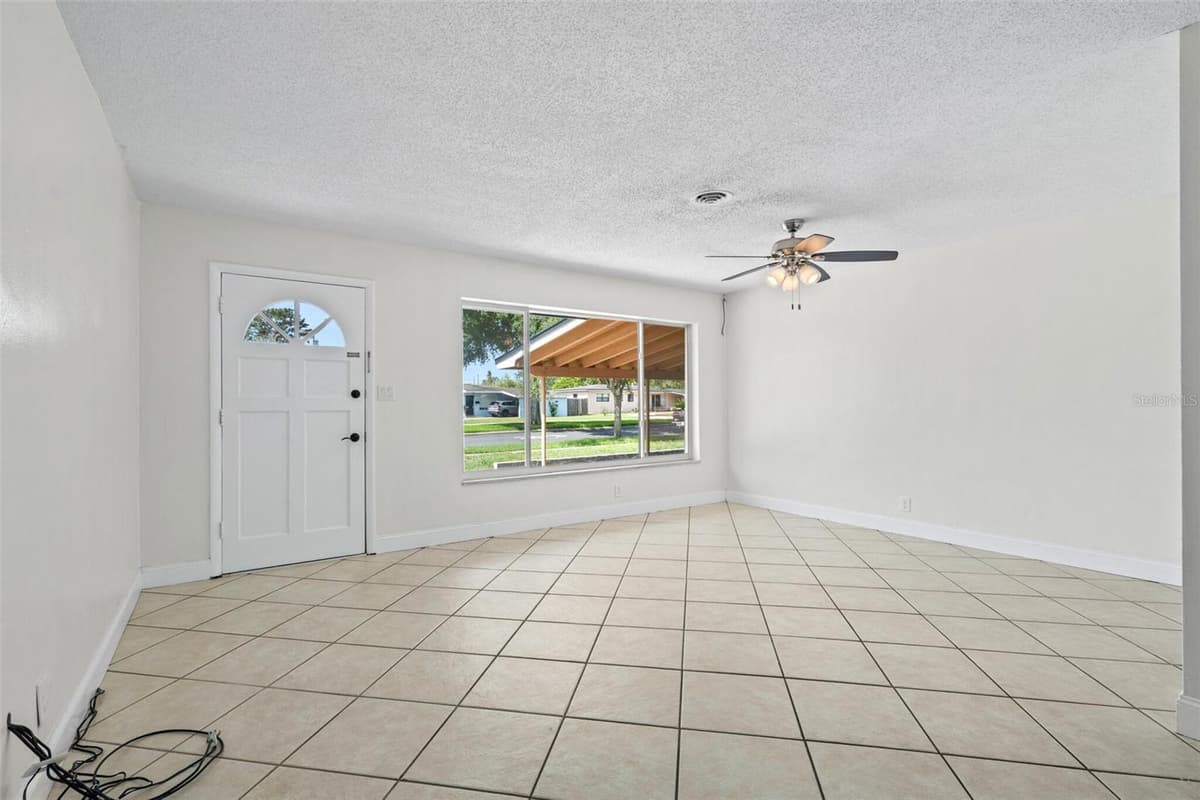 522 WILSHIRE DRIVE — photo 10 of 33