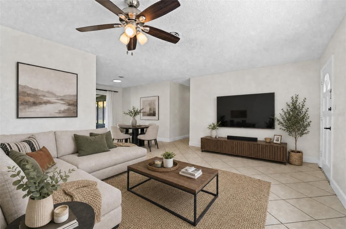 522 WILSHIRE DRIVE — photo 12 of 33