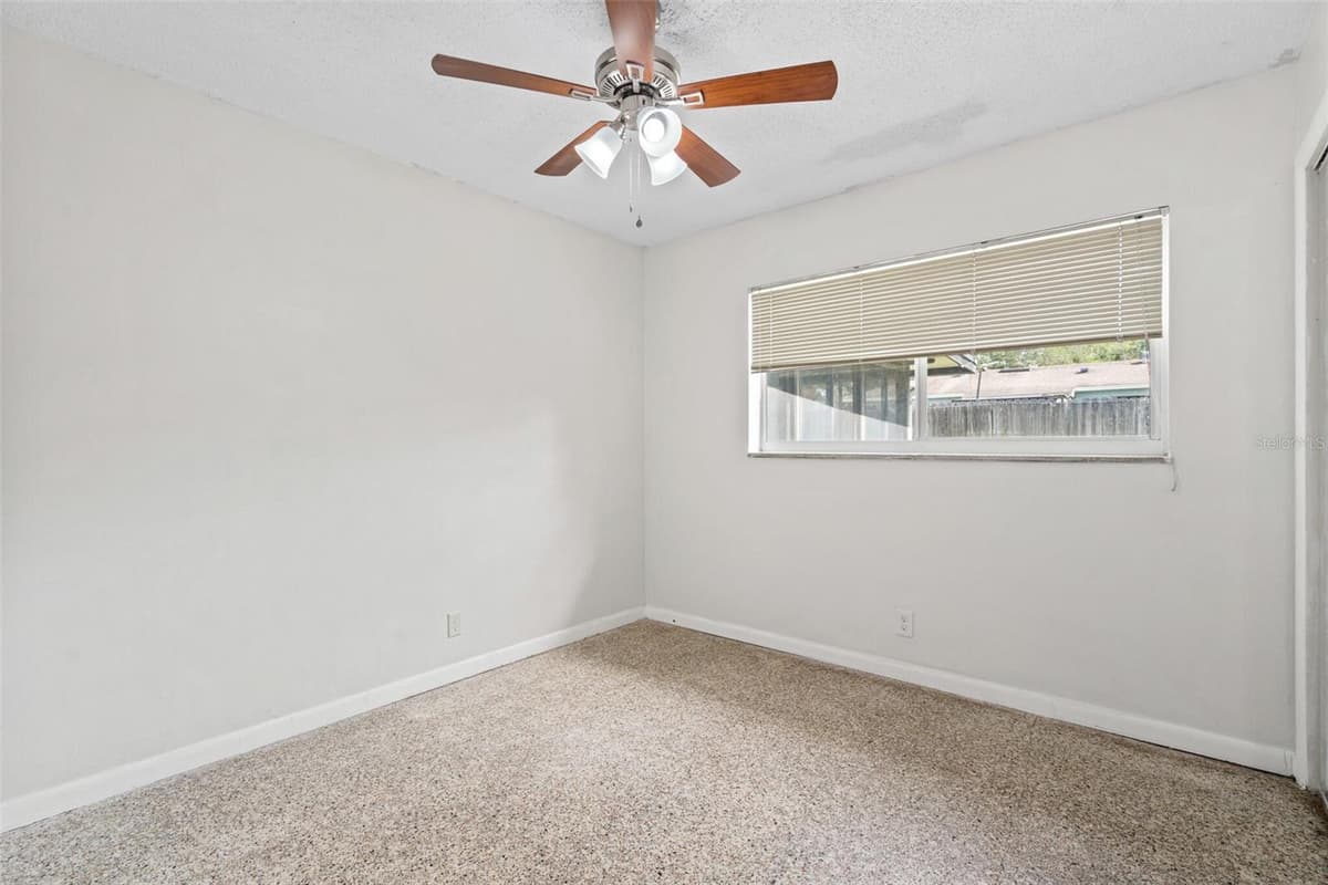522 WILSHIRE DRIVE — photo 18 of 33