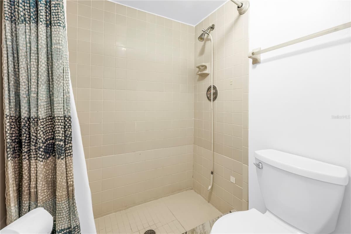 723 83RD AVENUE — photo 30 of 37