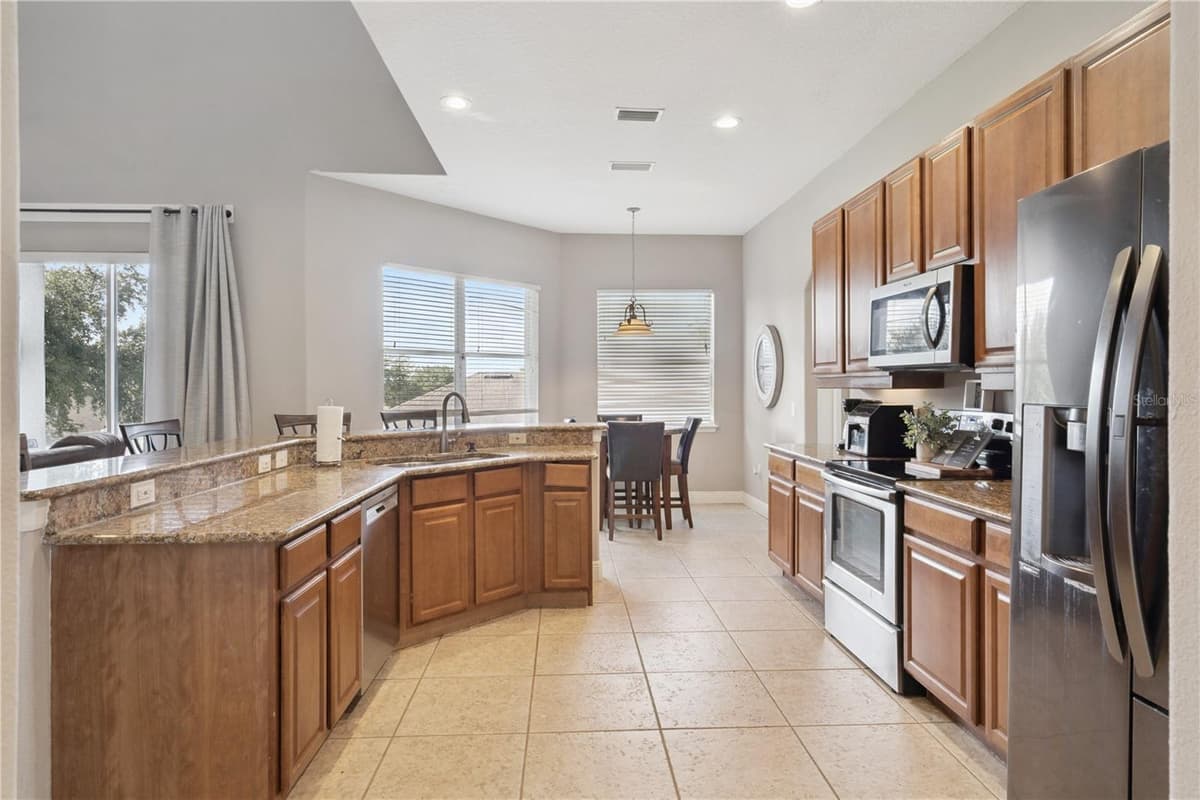 1727 SOUTHERN OAK LOOP — photo 12 of 34