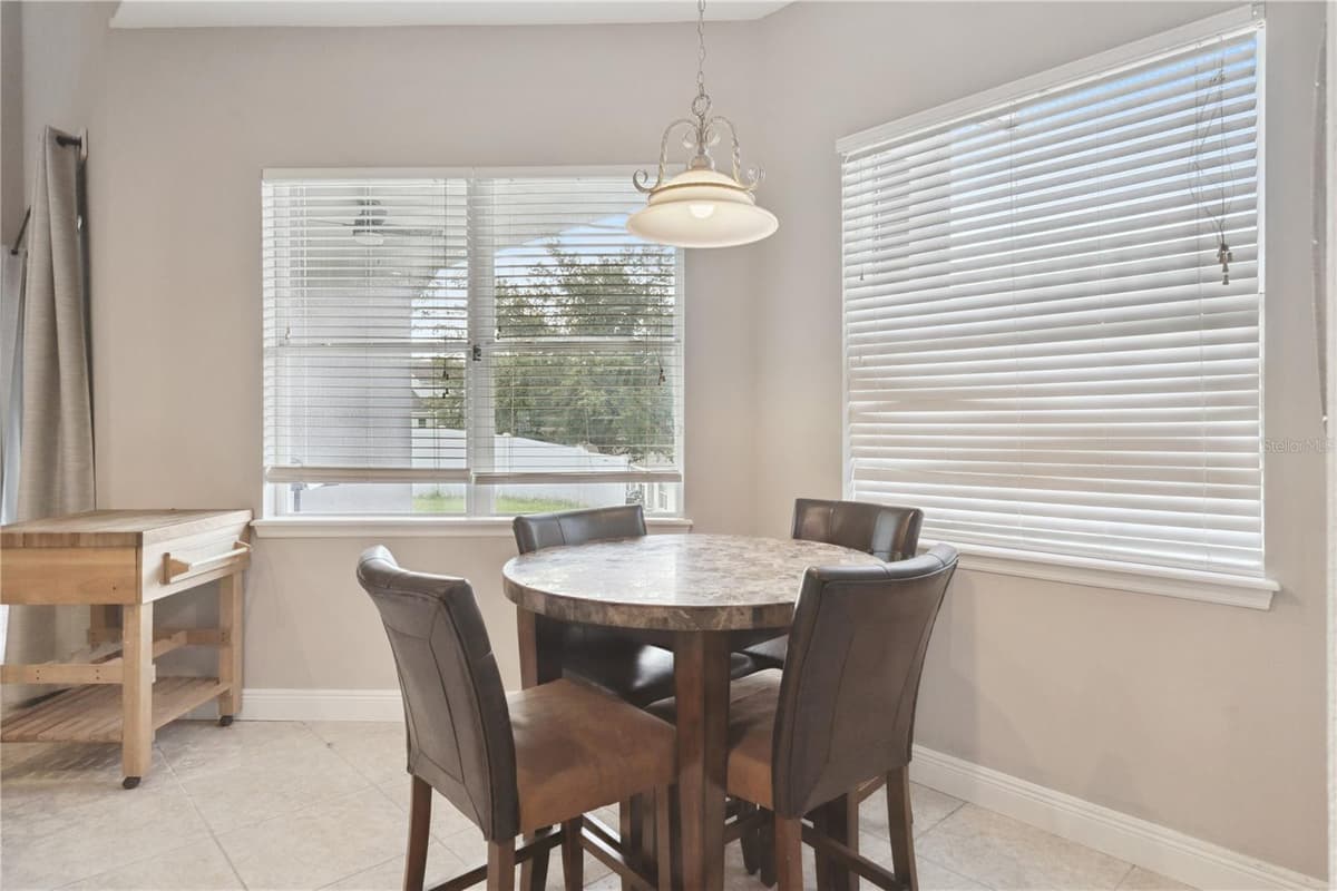 1727 SOUTHERN OAK LOOP — photo 10 of 34