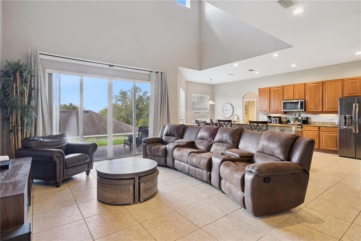 1727 SOUTHERN OAK LOOP — photo 8 of 34