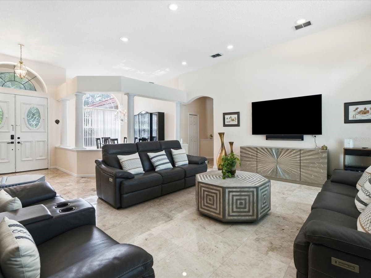18621 AVENUE CAPRI — photo 12 of 78