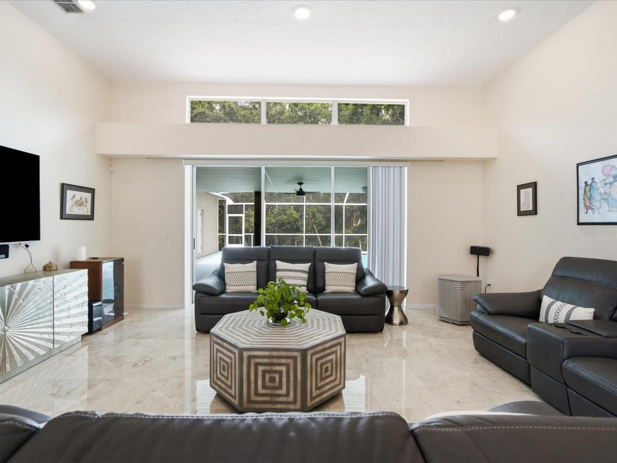 18621 AVENUE CAPRI — photo 14 of 78