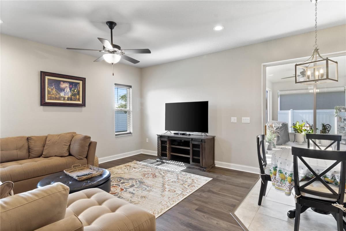 117 WALKERS POINT DRIVE — photo 9 of 39