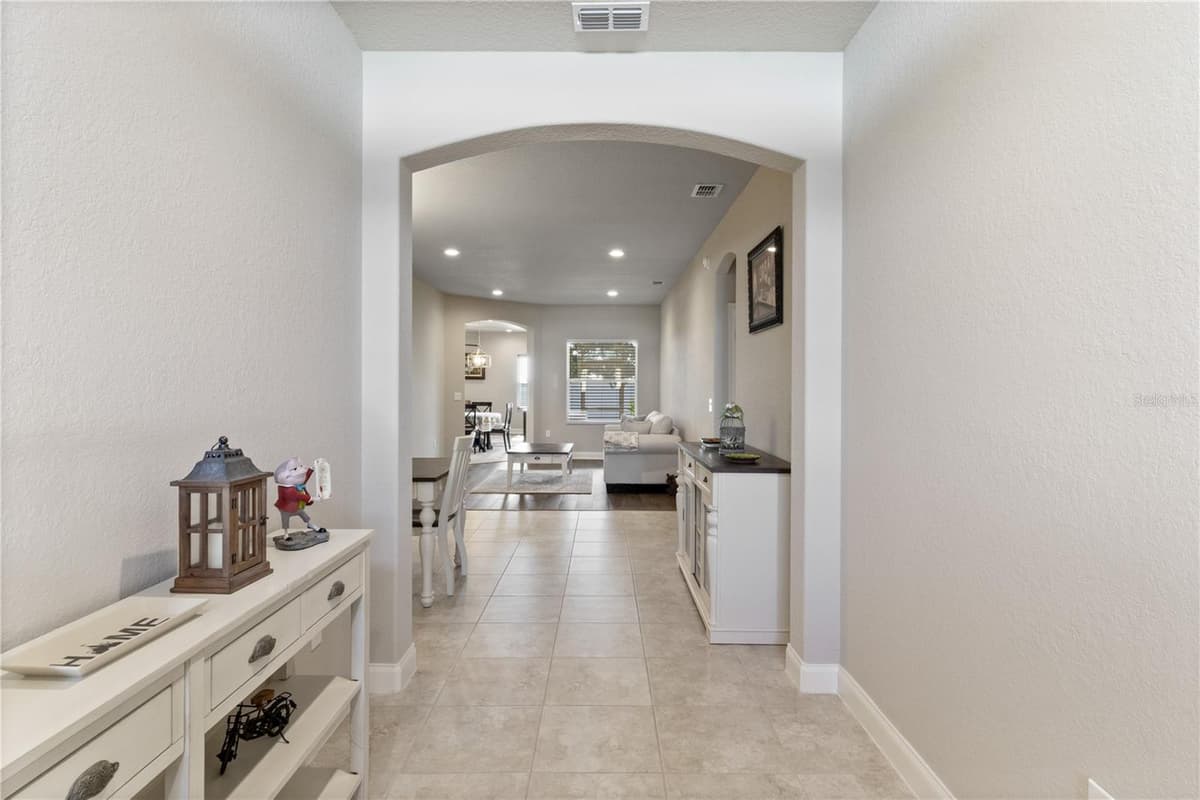 117 WALKERS POINT DRIVE — photo 3 of 39