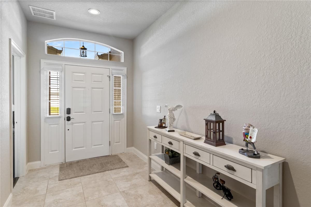 117 WALKERS POINT DRIVE — photo 2 of 39