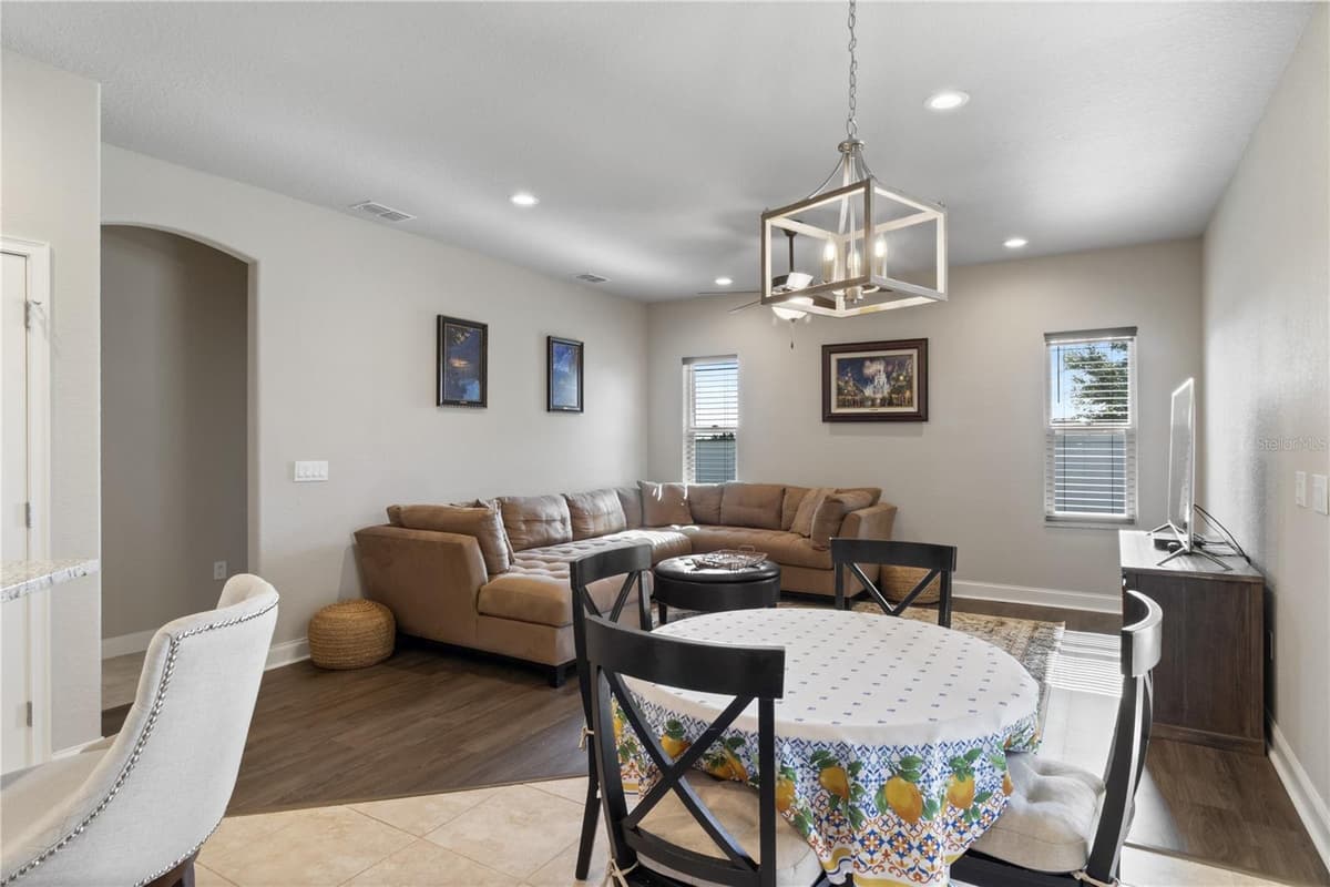 117 WALKERS POINT DRIVE — photo 8 of 39