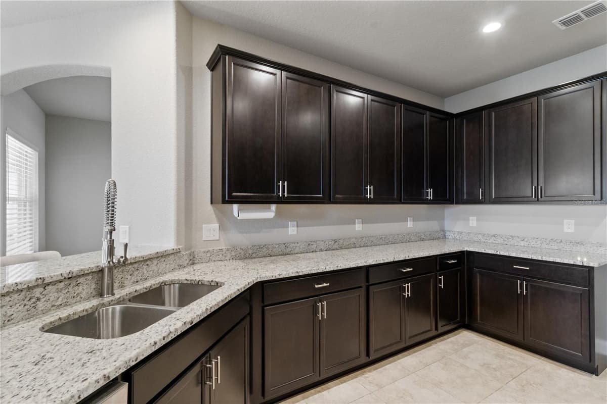 117 WALKERS POINT DRIVE — photo 12 of 39