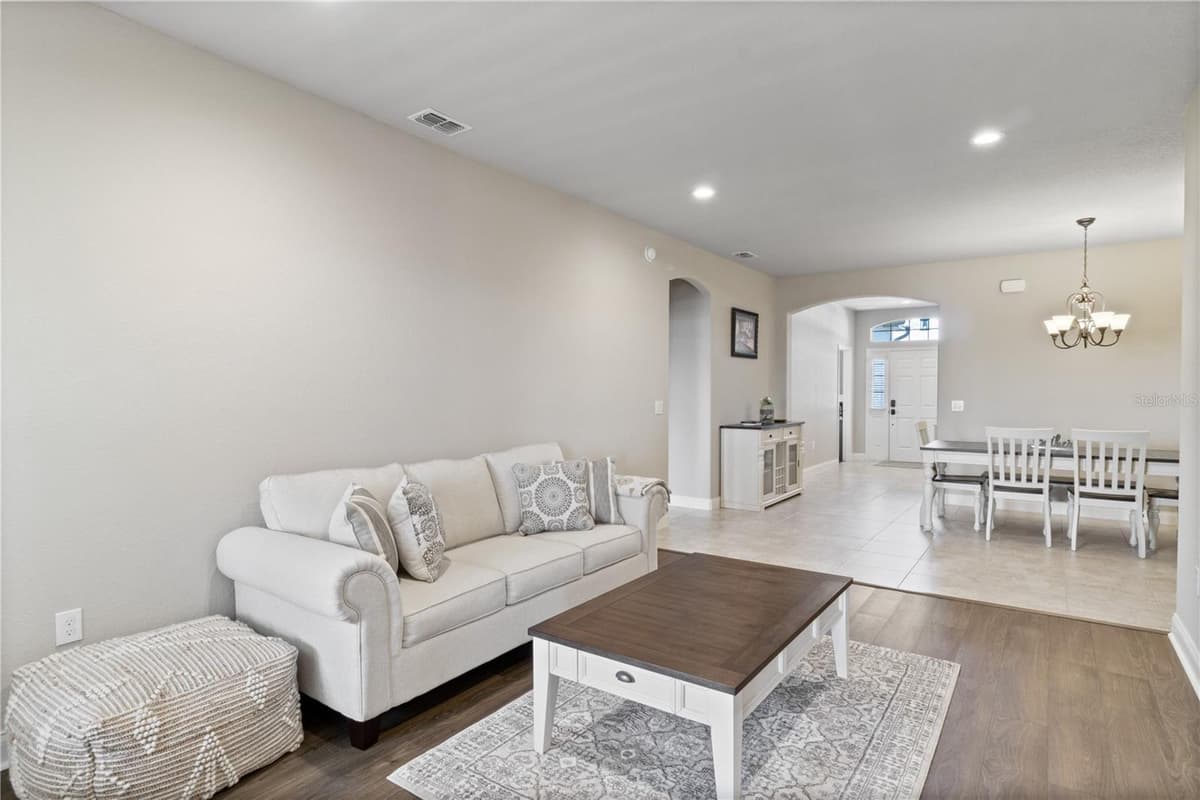 117 WALKERS POINT DRIVE — photo 6 of 39