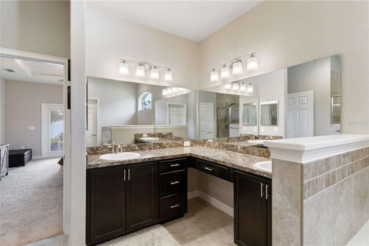 117 WALKERS POINT DRIVE — photo 18 of 39