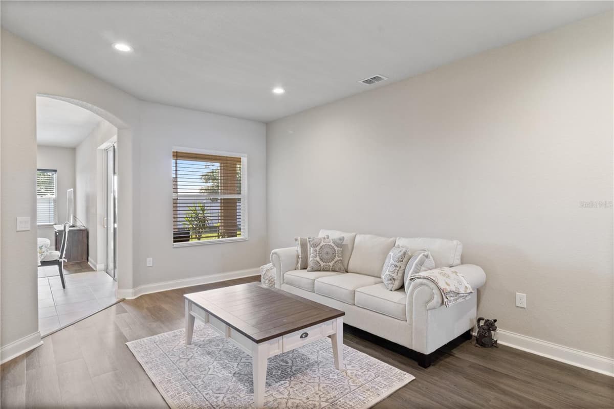117 WALKERS POINT DRIVE — photo 5 of 39
