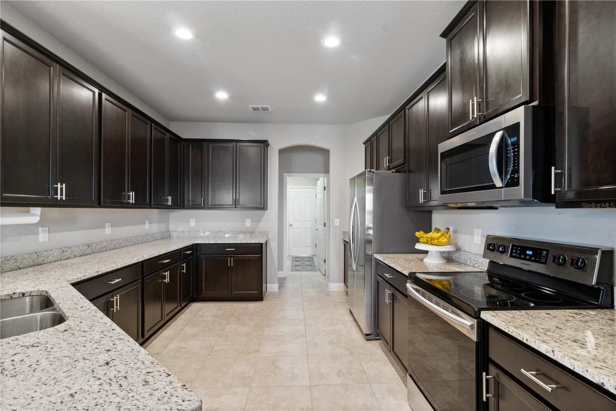 117 WALKERS POINT DRIVE — photo 11 of 39