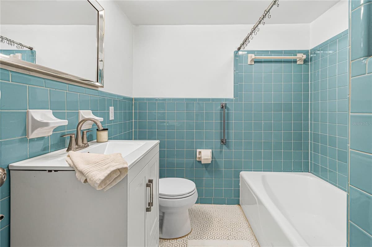 223 WINDSOR STREET — photo 11 of 23