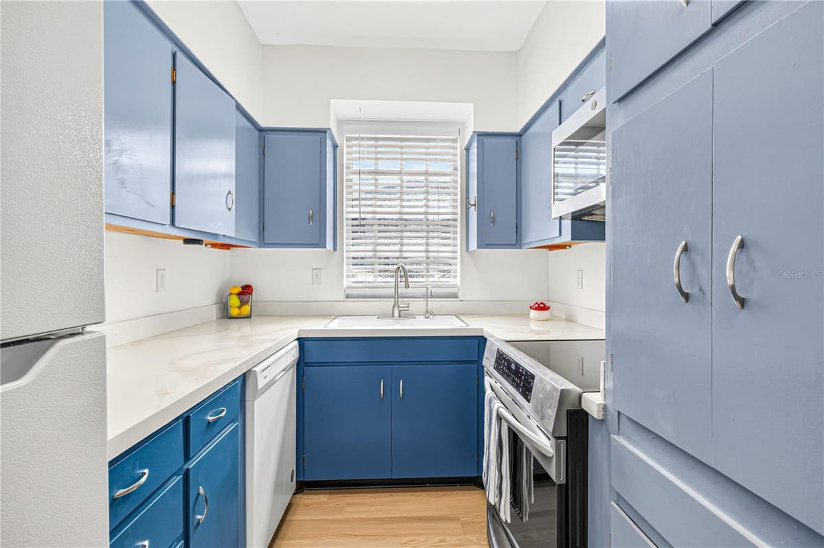223 WINDSOR STREET — photo 5 of 23