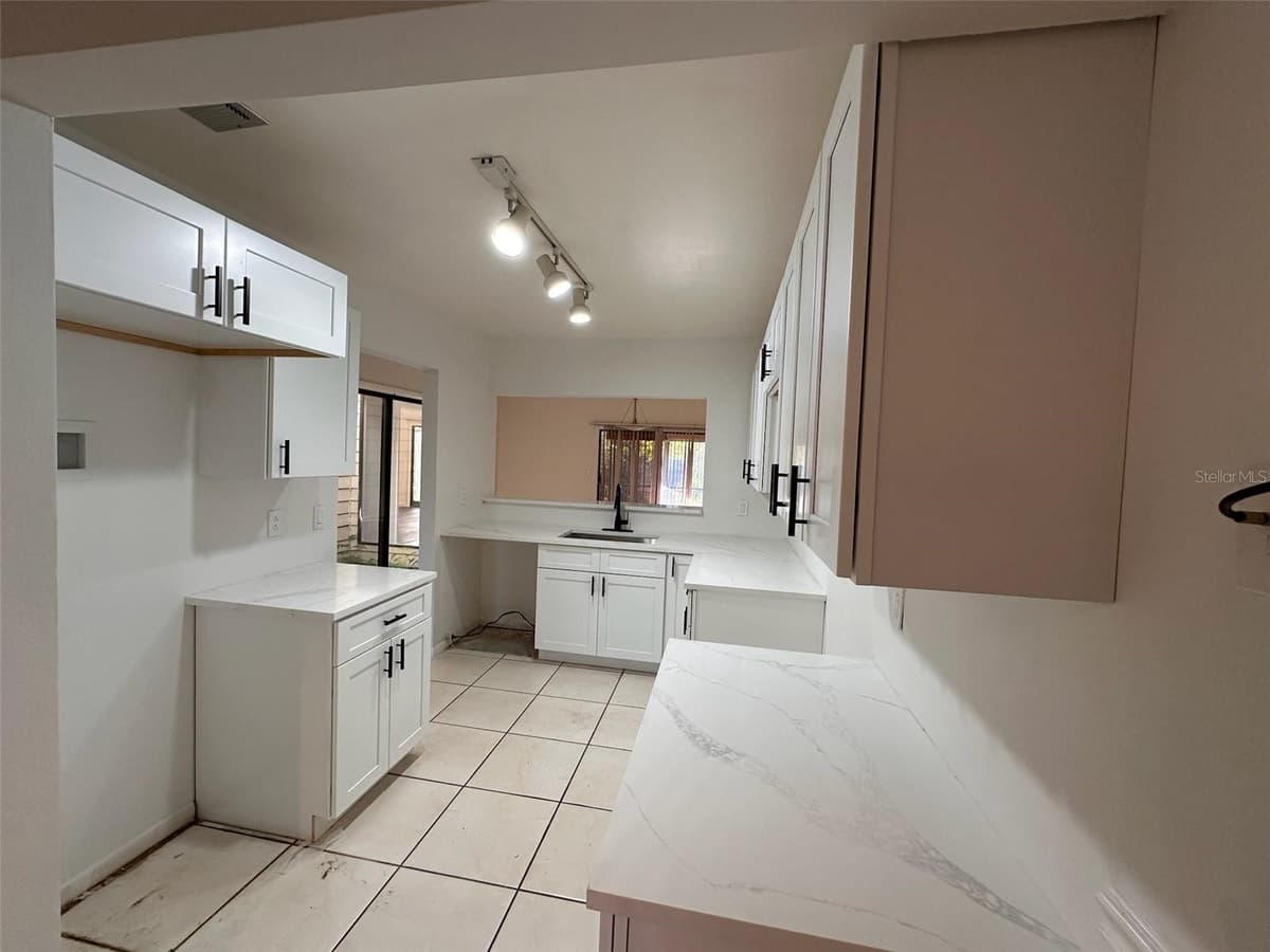 705 TEAL LANE — photo 3 of 23