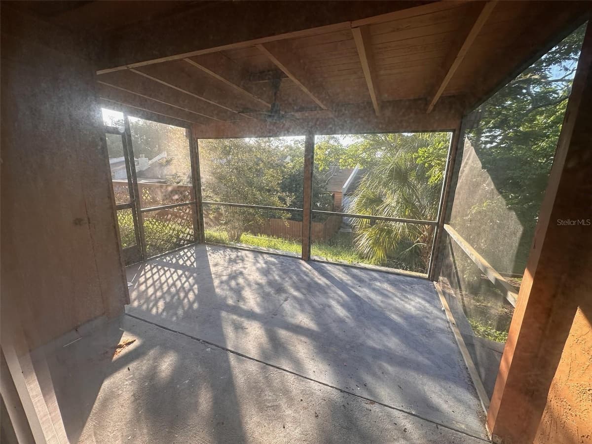 705 TEAL LANE — photo 9 of 23