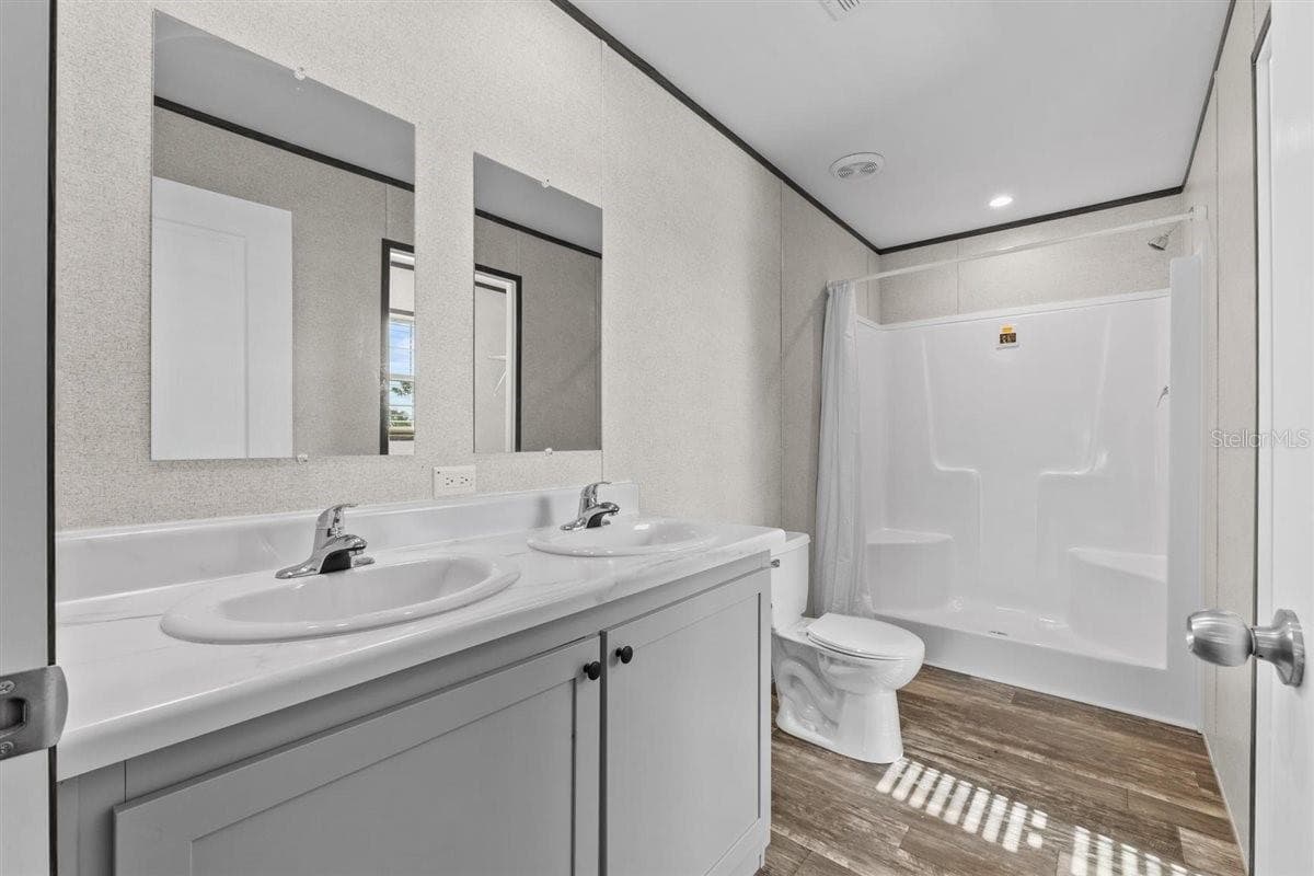 8457 CAROUSEL TERRACE — photo 4 of 36