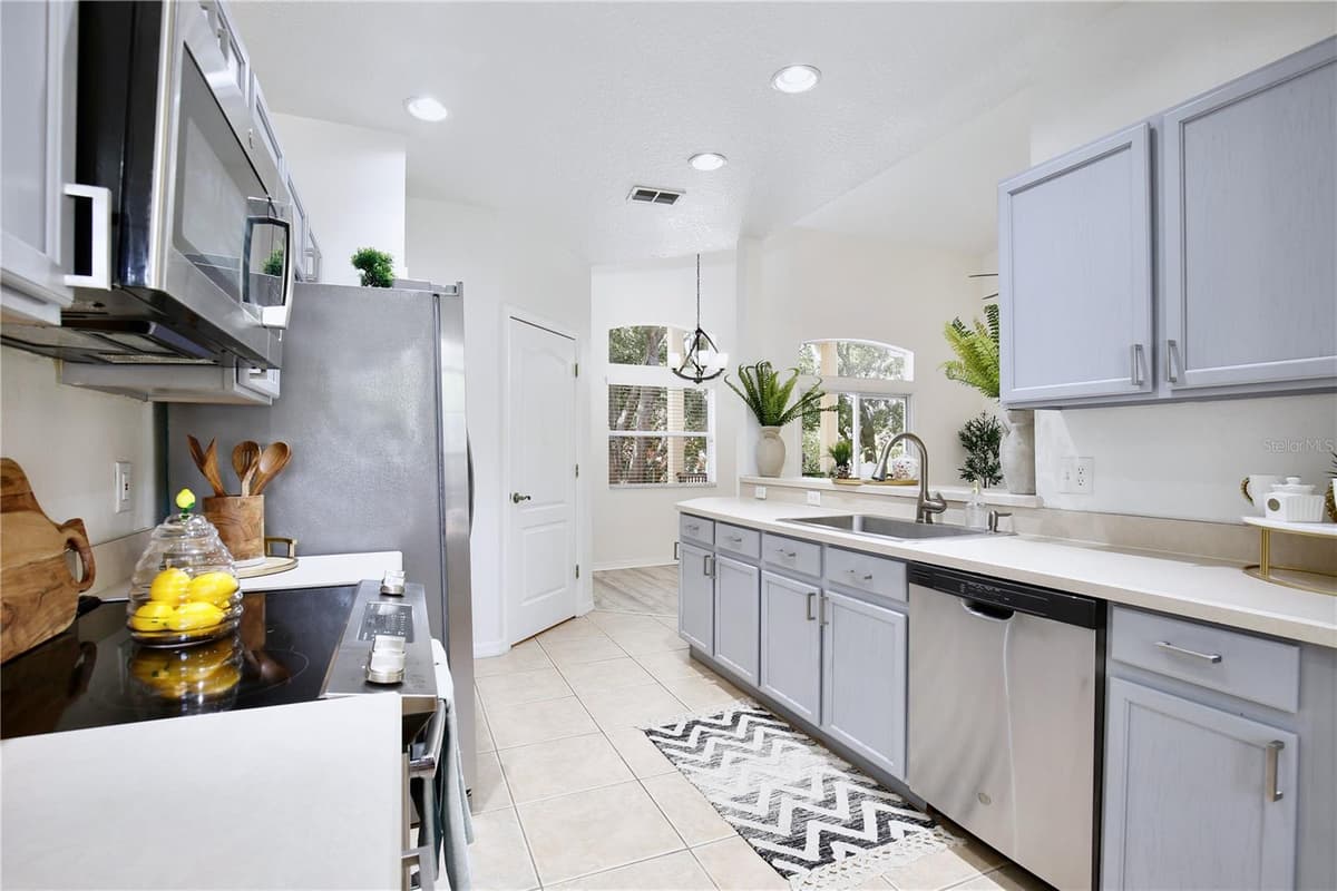 696 SEABROOK COURT — photo 10 of 42