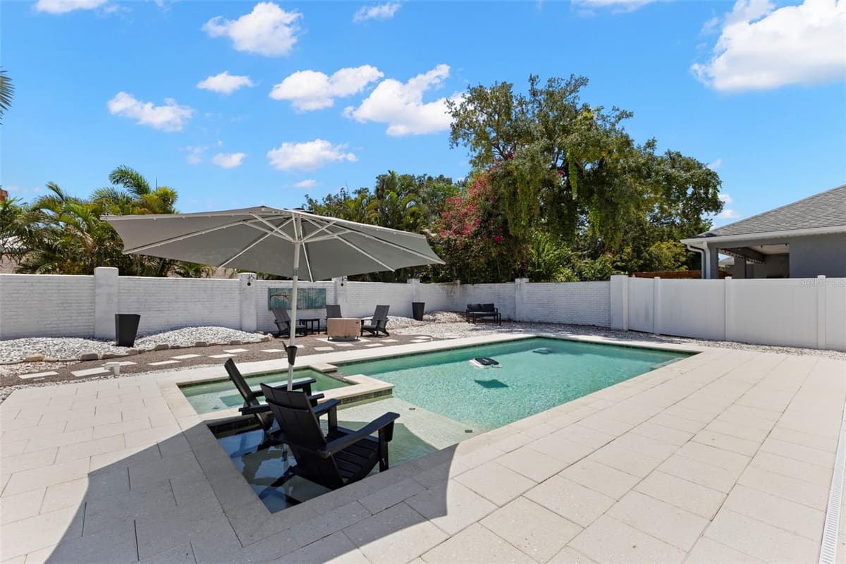4827 BLUE JAY CIRCLE — photo 17 of 41