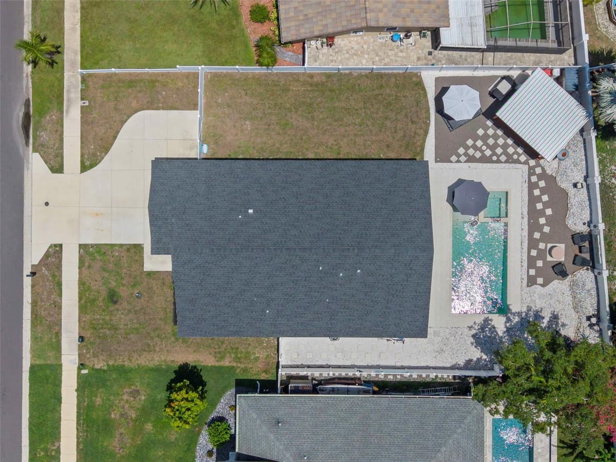 4827 BLUE JAY CIRCLE — photo 40 of 41